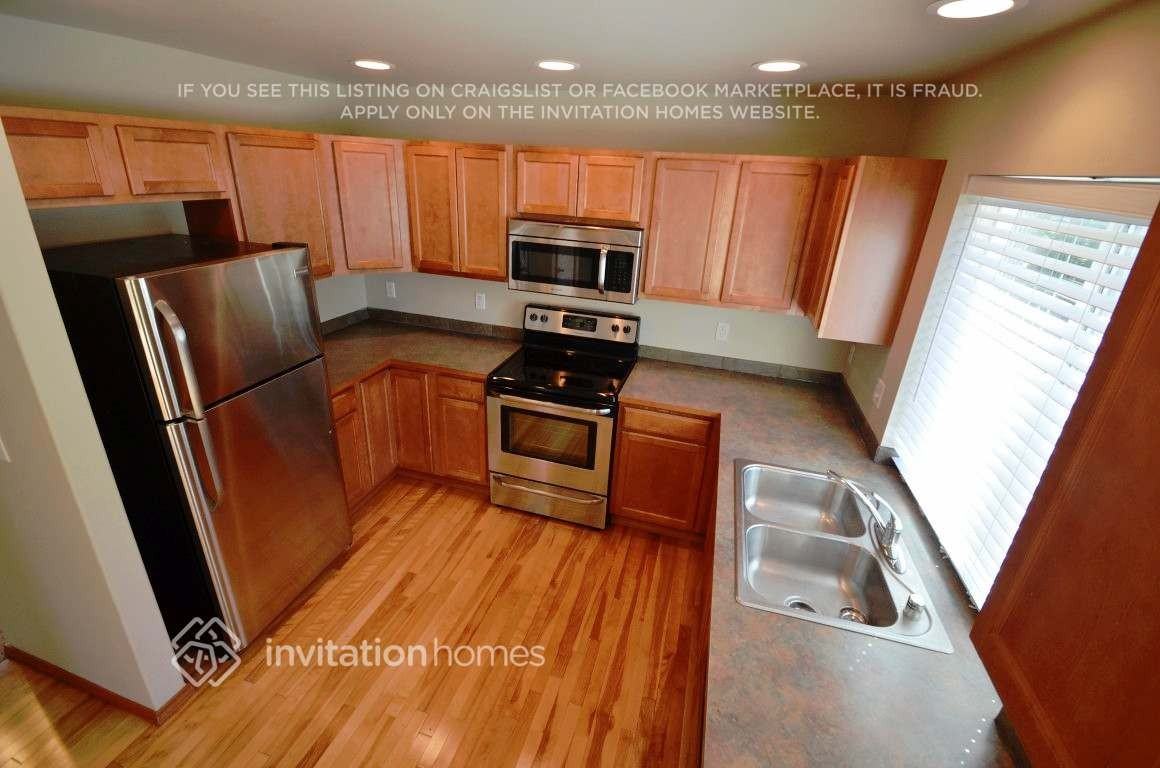 148 178th Street Ct E - Photo 3 of 18