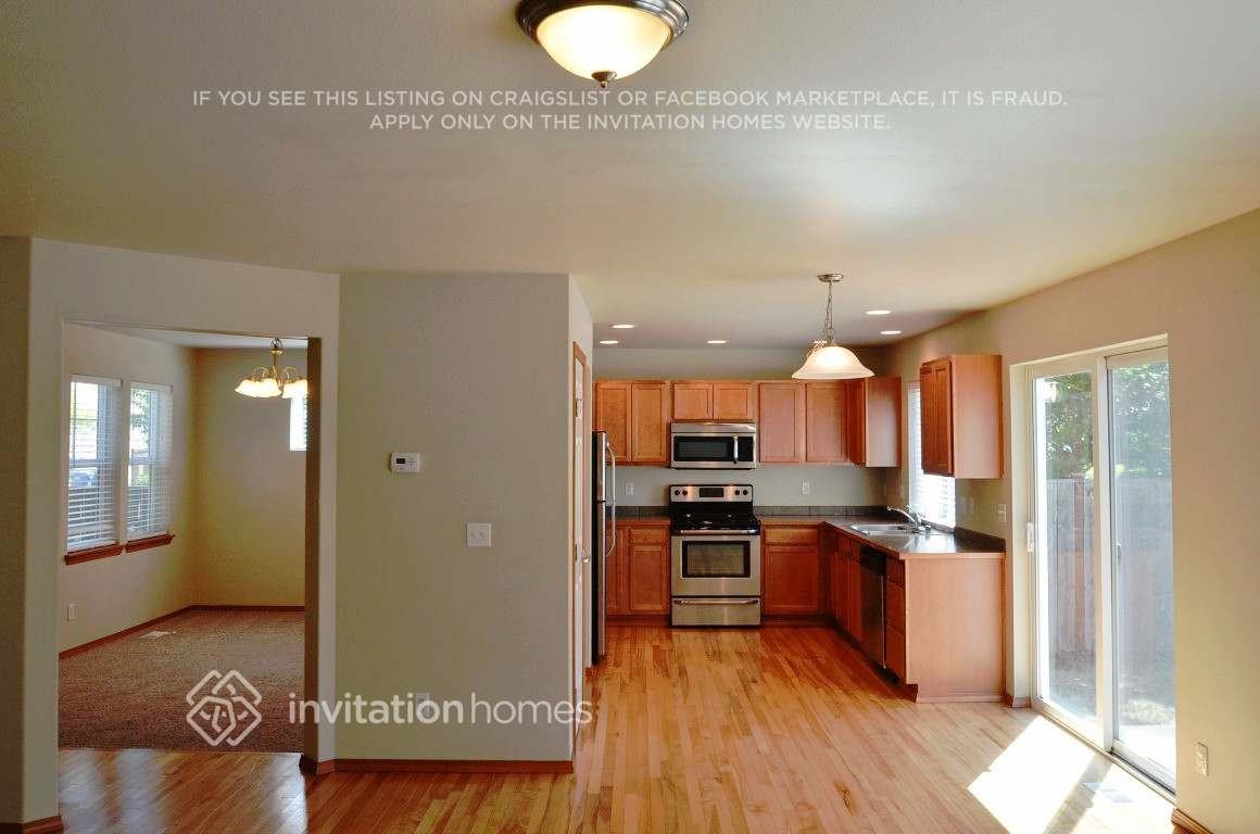 148 178th Street Ct E - Photo 4 of 18