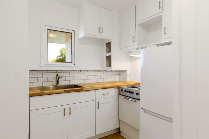 444 Stephens Ave #7 - Photo 2 of 6
