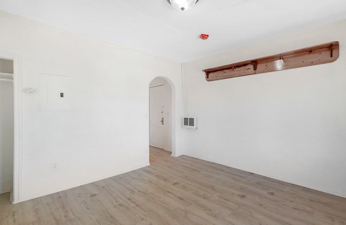 444 Stephens Ave #7 - Photo 4 of 6