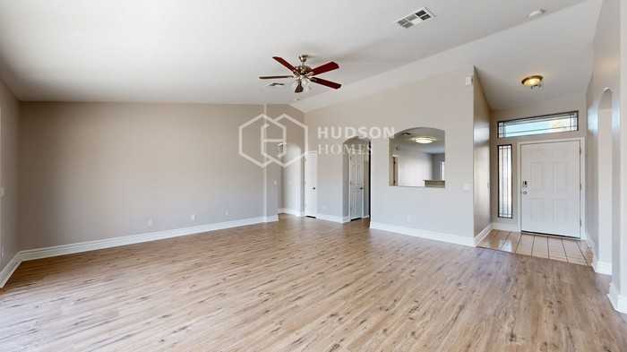 7123 N 77th Dr - Photo 7 of 28