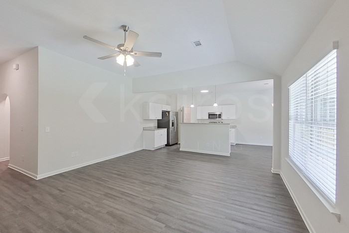 111 Live Oak Dr - Photo 2 of 24