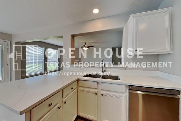22076 Knights Cove Dr - Photo 7 of 27