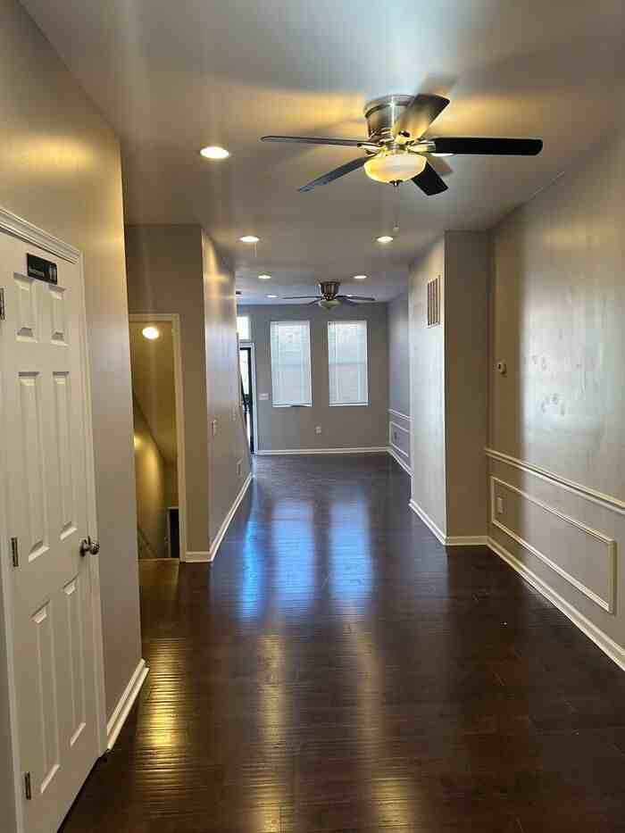 1099 W Fayette St - Photo 6 of 31