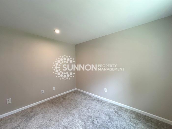 1210 Ashbury St - Photo 4 of 46