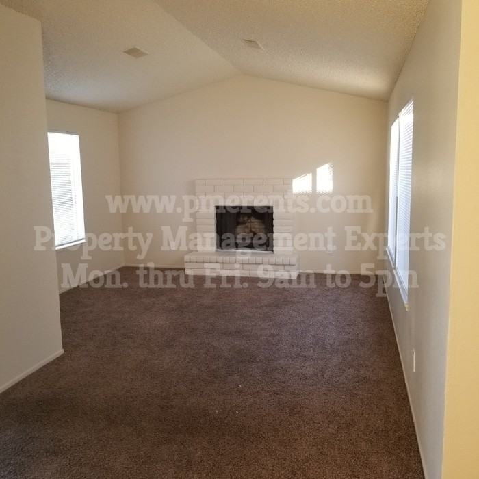 3016 Snowberry Ln - Photo 4 of 6