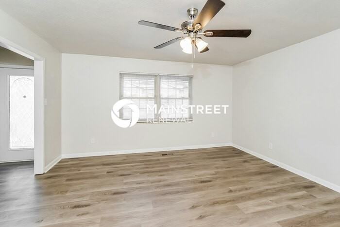 372 Eldorado Cir - Photo 4 of 15