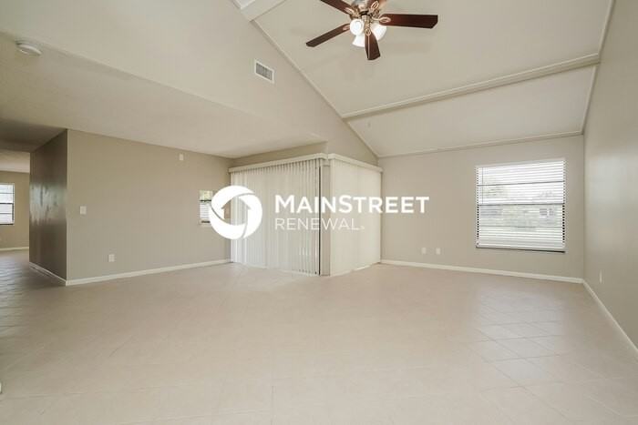 4028 Se 2nd Ave - Photo 3 of 16