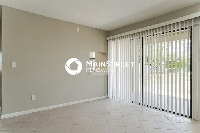 4028 Se 2nd Ave - Photo 4 of 16