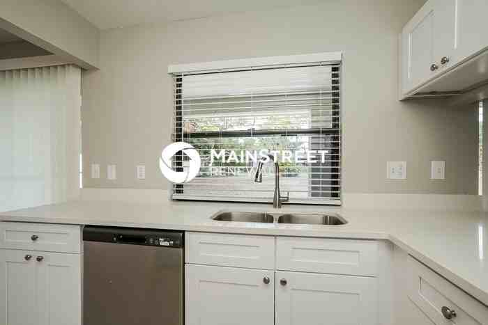 4028 Se 2nd Ave - Photo 7 of 16