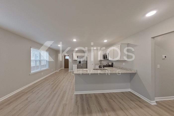 102 Denise Dr - Photo 5 of 27