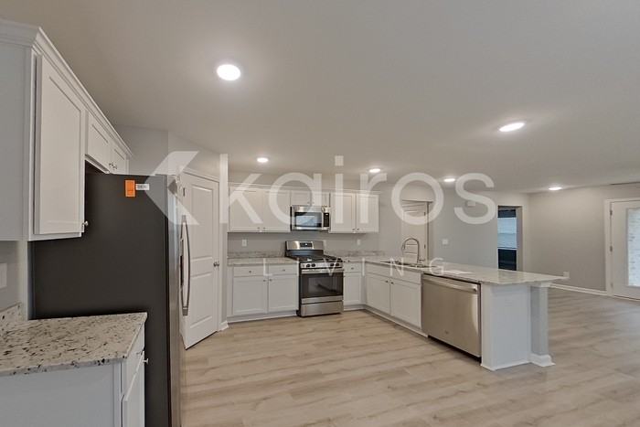 102 Denise Dr - Photo 7 of 27