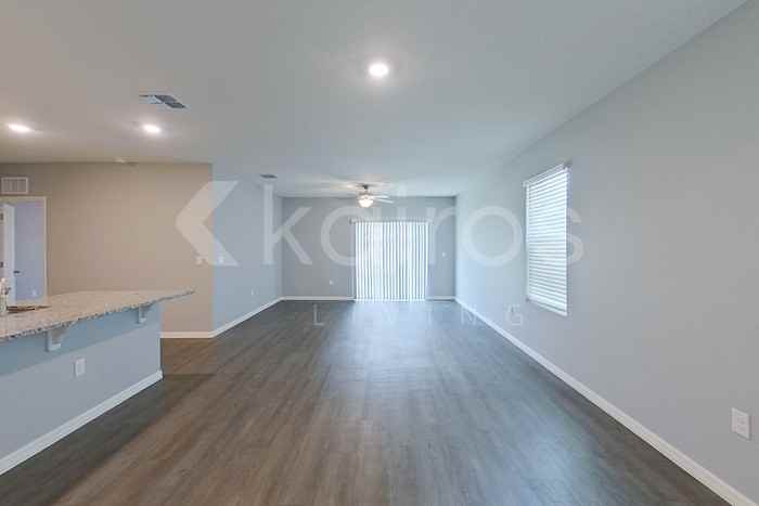 32217 Edson Ave - Photo 2 of 29