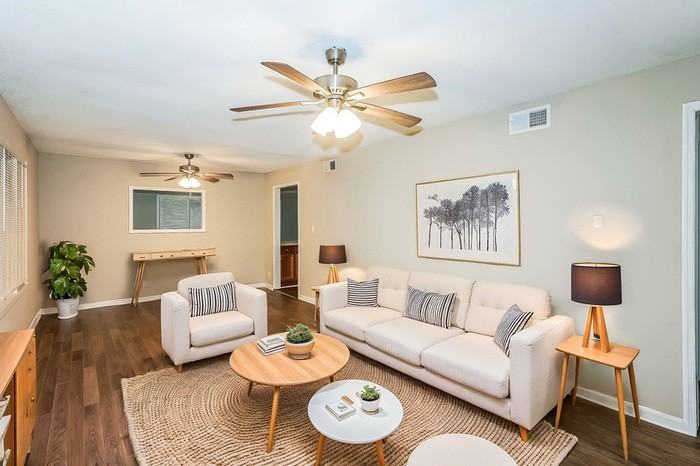 223 Rebecca Ln - Photo 6 of 15
