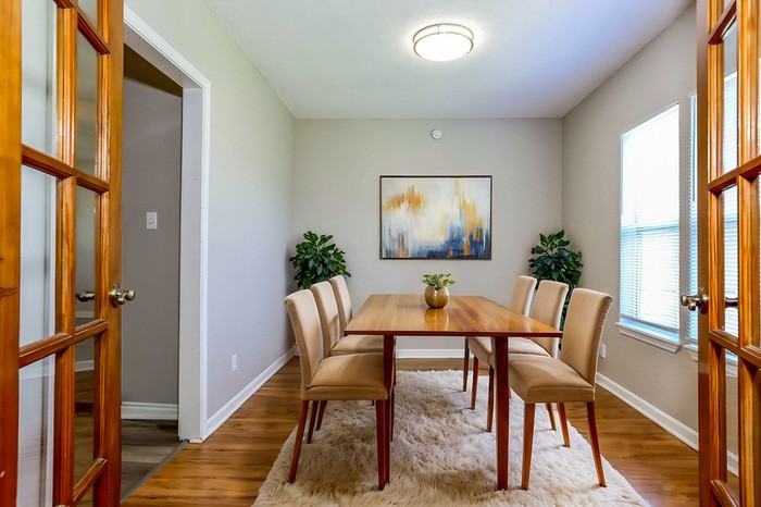 3006 Hilldale Rd - Photo 7 of 15