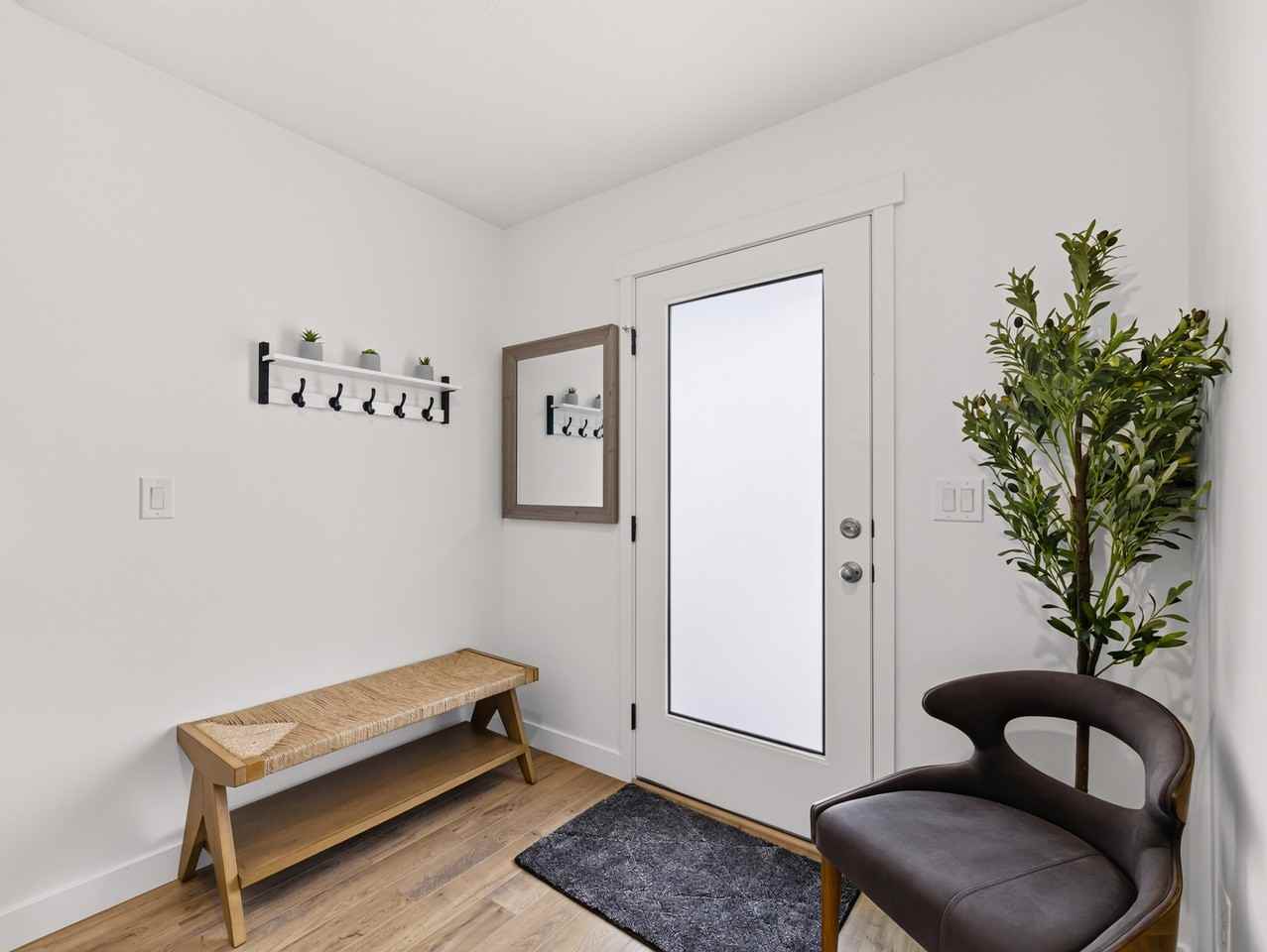 608 Wn - Photo 2 of 50