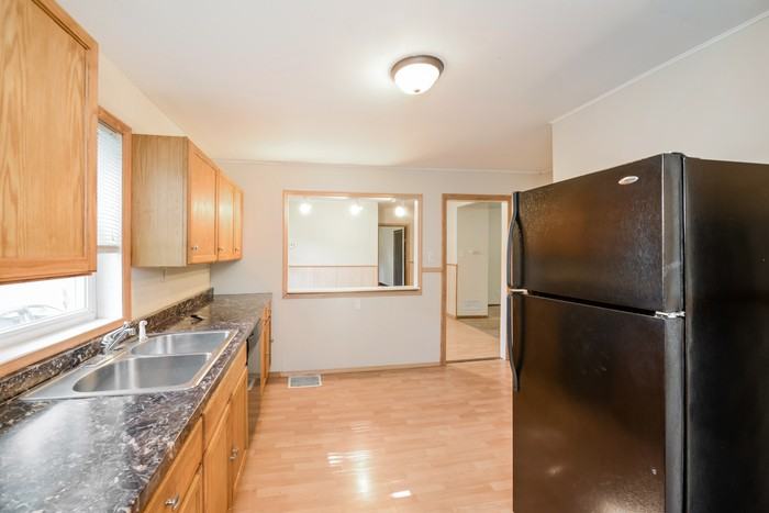 8800 Lincoln St Ne - Photo 3 of 6