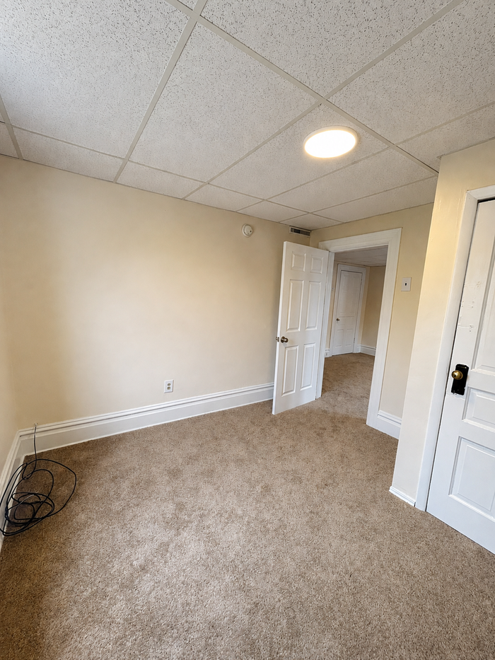 957 5th Ave #957 - Photo 7 of 11