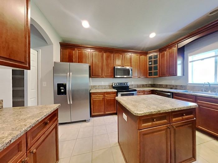 925 Indian River Rd - Photo 6 of 18
