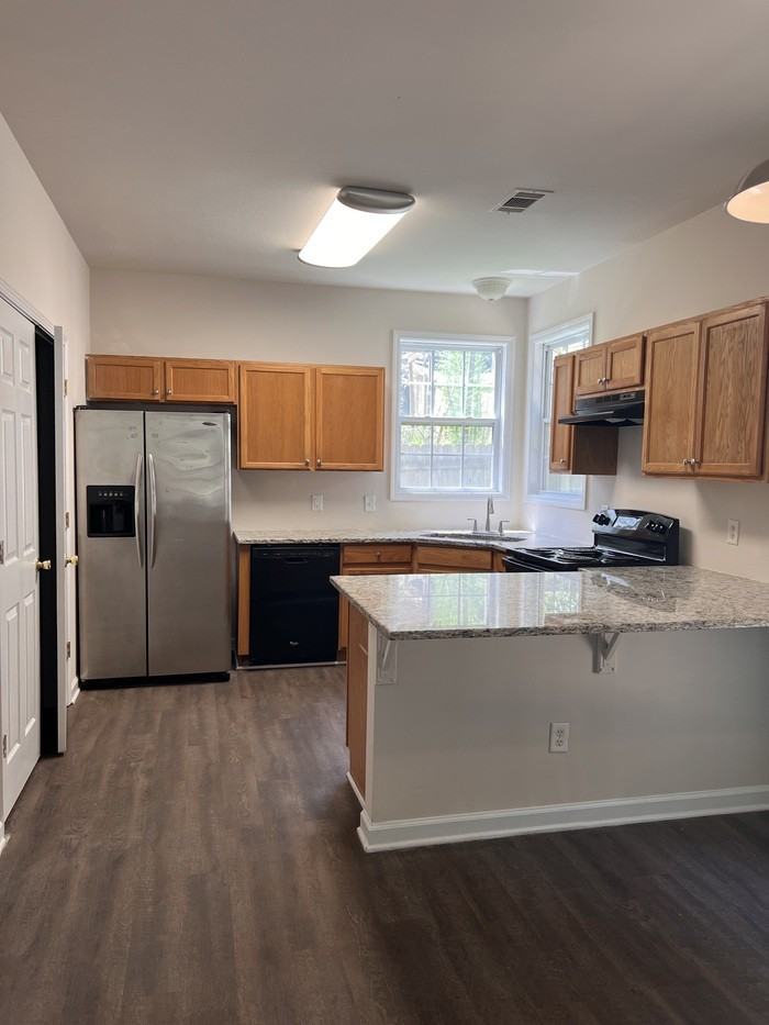 9135 Belaire St - Photo 2 of 9