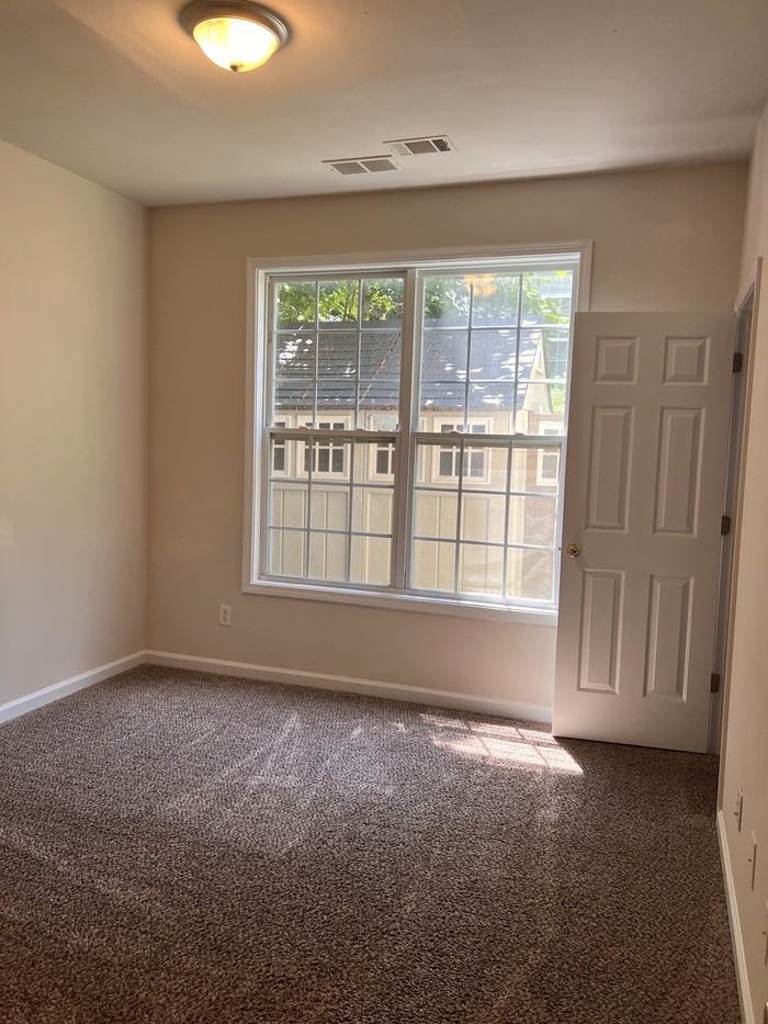 9135 Belaire St - Photo 4 of 9