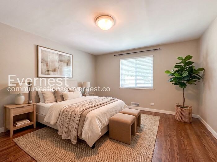 1661 S Pearl St - Photo 3 of 26