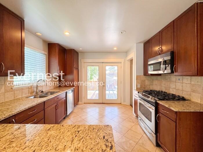 1661 S Pearl St - Photo 4 of 26