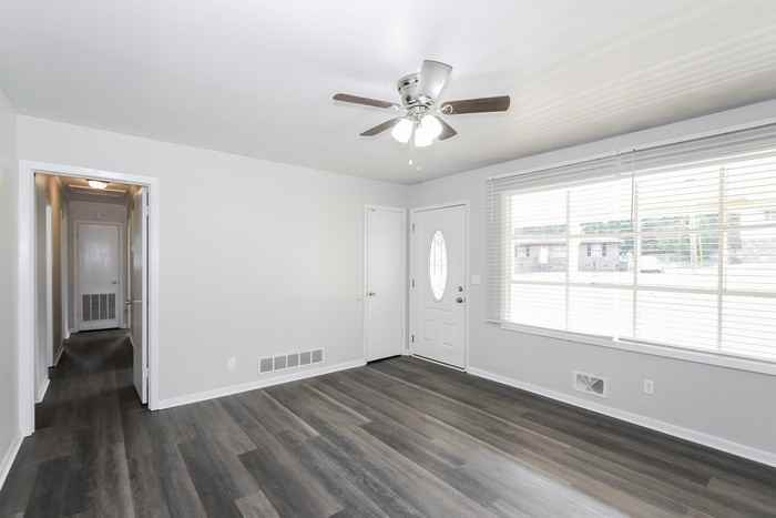 1115 Terrace Cir - Photo 6 of 17