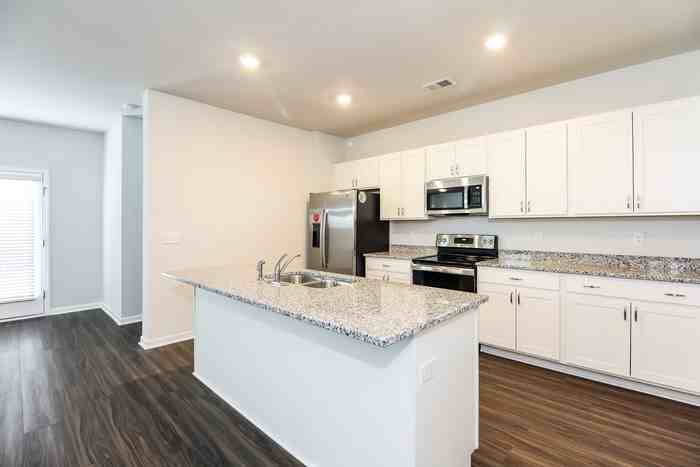 212 Dorian Loop - Photo 7 of 15