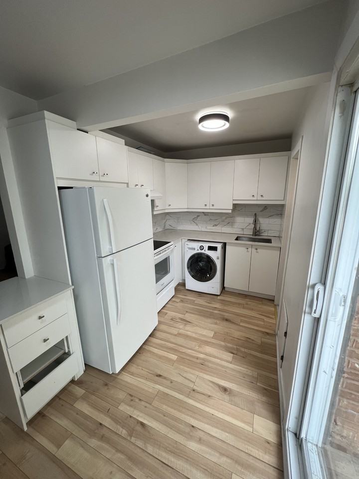 2090 Rue Wellington - Photo 7 of 23