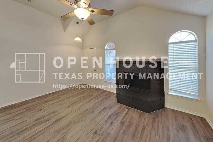 10761 Castle Dr - Photo 4 of 21
