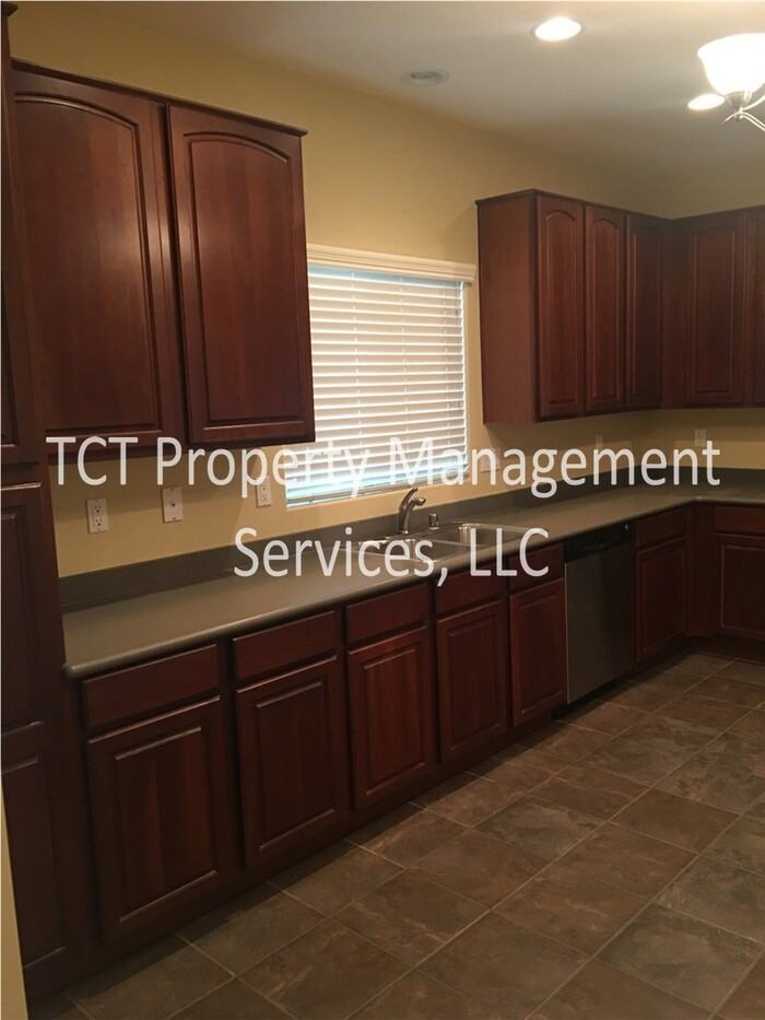 14833 W Ashland Ave - Photo 2 of 10