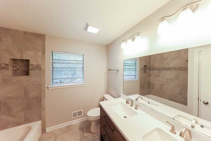704 Alice St Sw - Photo 7 of 10