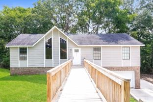 3015 Apple Valley Ln - Photo 1 of 1