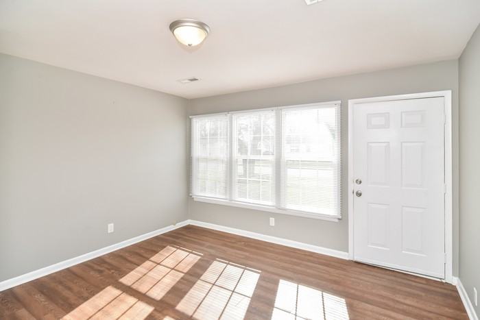 1602 1st Ave Sw - Photo 4 of 12