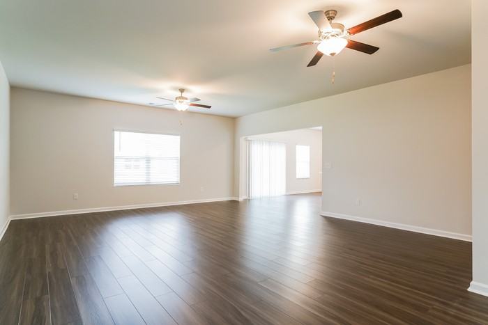 331 Augustine Dr - Photo 3 of 14