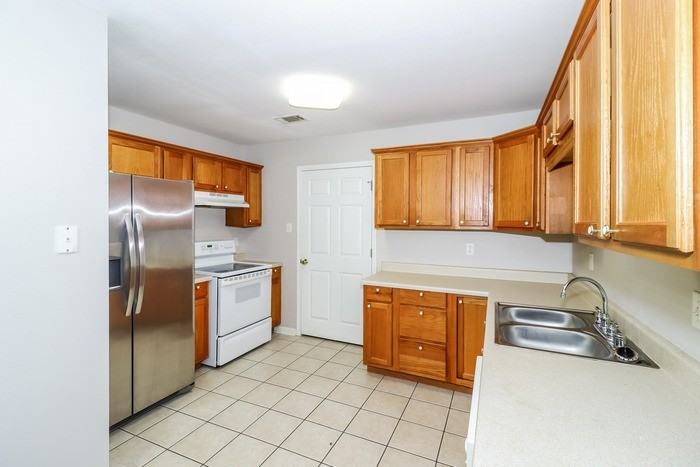 4326 Glenda Ln - Photo 5 of 11
