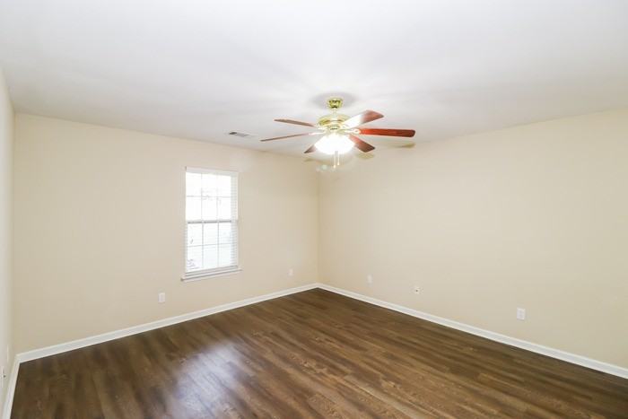 4326 Glenda Ln - Photo 6 of 11