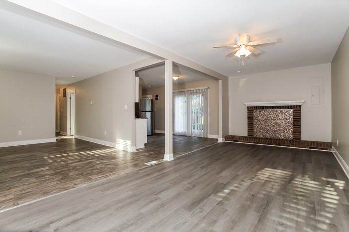 990 Sheffield Dr - Photo 2 of 10