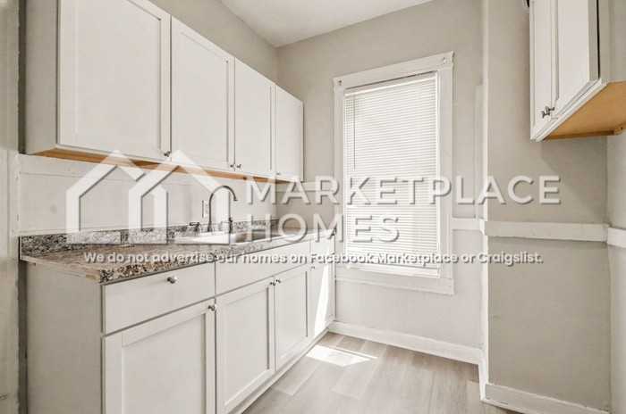 15560 La Salle Blvd - Photo 7 of 14