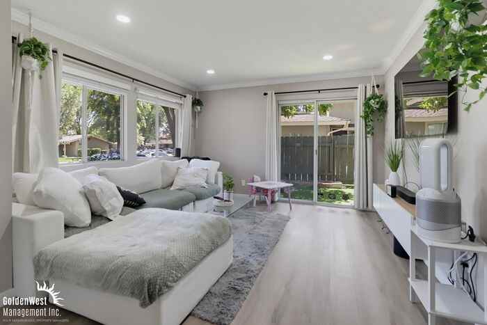 983 Amistad Pl #A - Photo 3 of 15