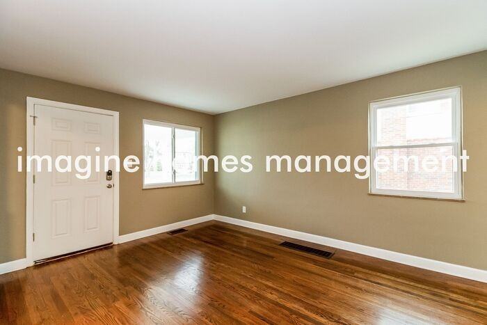 4521 Hunt Rd - Photo 4 of 19