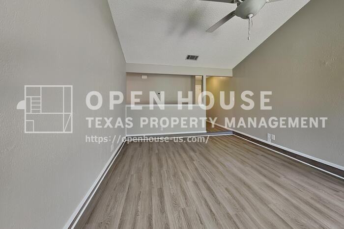 6437 Highview Ter - Photo 4 of 20