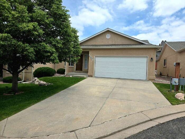 6425 Gilmore Grv - Photo 3 of 25