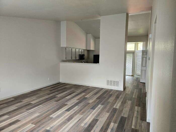 6425 Gilmore Grv - Photo 4 of 25