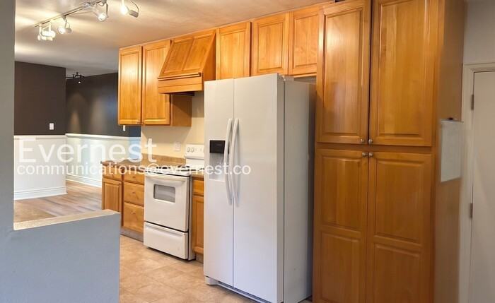 104 Princeton Rd - Photo 5 of 25