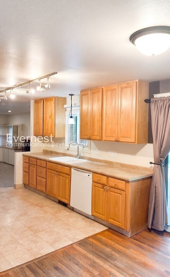 104 Princeton Rd - Photo 6 of 25