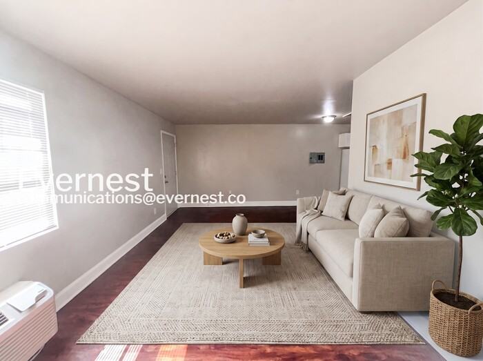 969 Forest Ave #B6