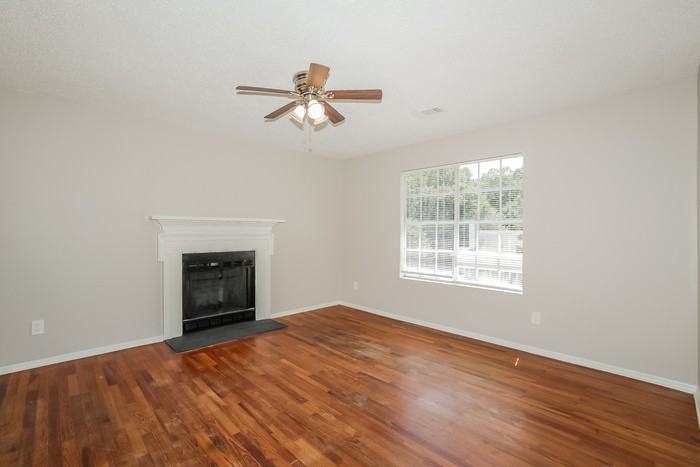 1504 Chelsea Downs Dr Ne - Photo 4 of 17