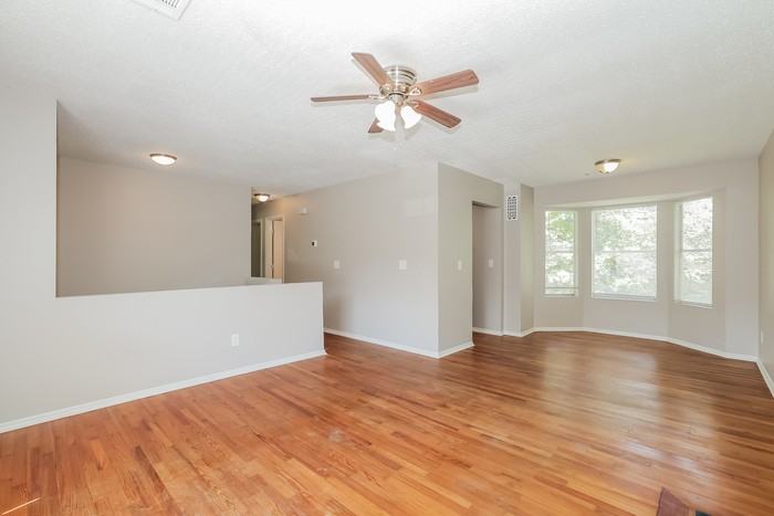 1504 Chelsea Downs Dr Ne - Photo 5 of 17